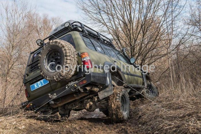 Задний силовой бампер - Toyota Cruiser 80